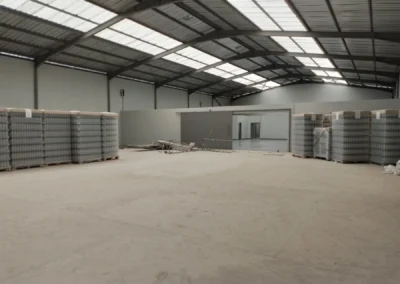 Espace de production de 900 m² de l'usine du PK 24, construction ACOBAT