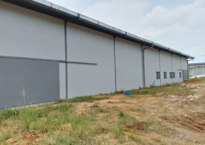 Bardage et façade de l'usine du PK 24 livrée par ACOBAT en 2025