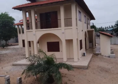 Villa R+1 de 520 m² livrée clé en main par ACOBAT à Mondoukou